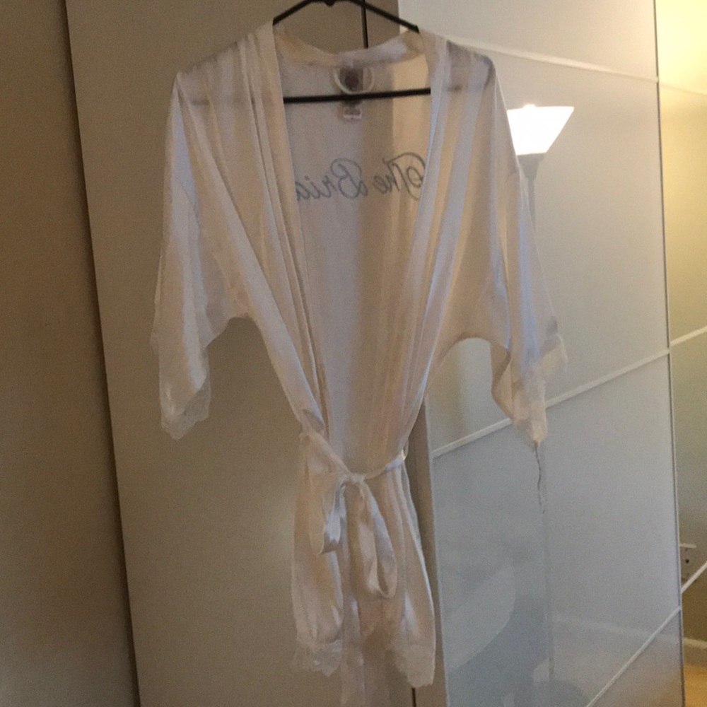 Bride robe - Picture 2 of 4